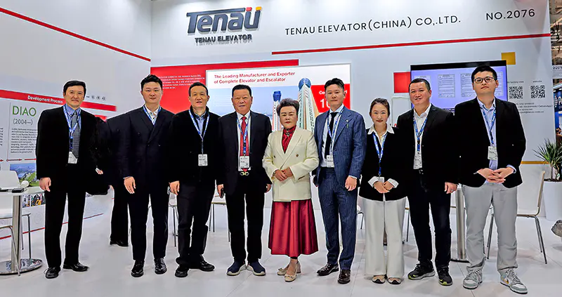 Félicitations chaleureuses au président de TENAU ELEVATOR (CHINA) Co., Ltd., Kunfa Bo, au président Aizhu Yang, au directeur du marketing à l'étranger Congcong Sun et aux autres représentants du département pour participer à l'exposition internationale des ascenseurs à Augsbourg, en Allemagne.